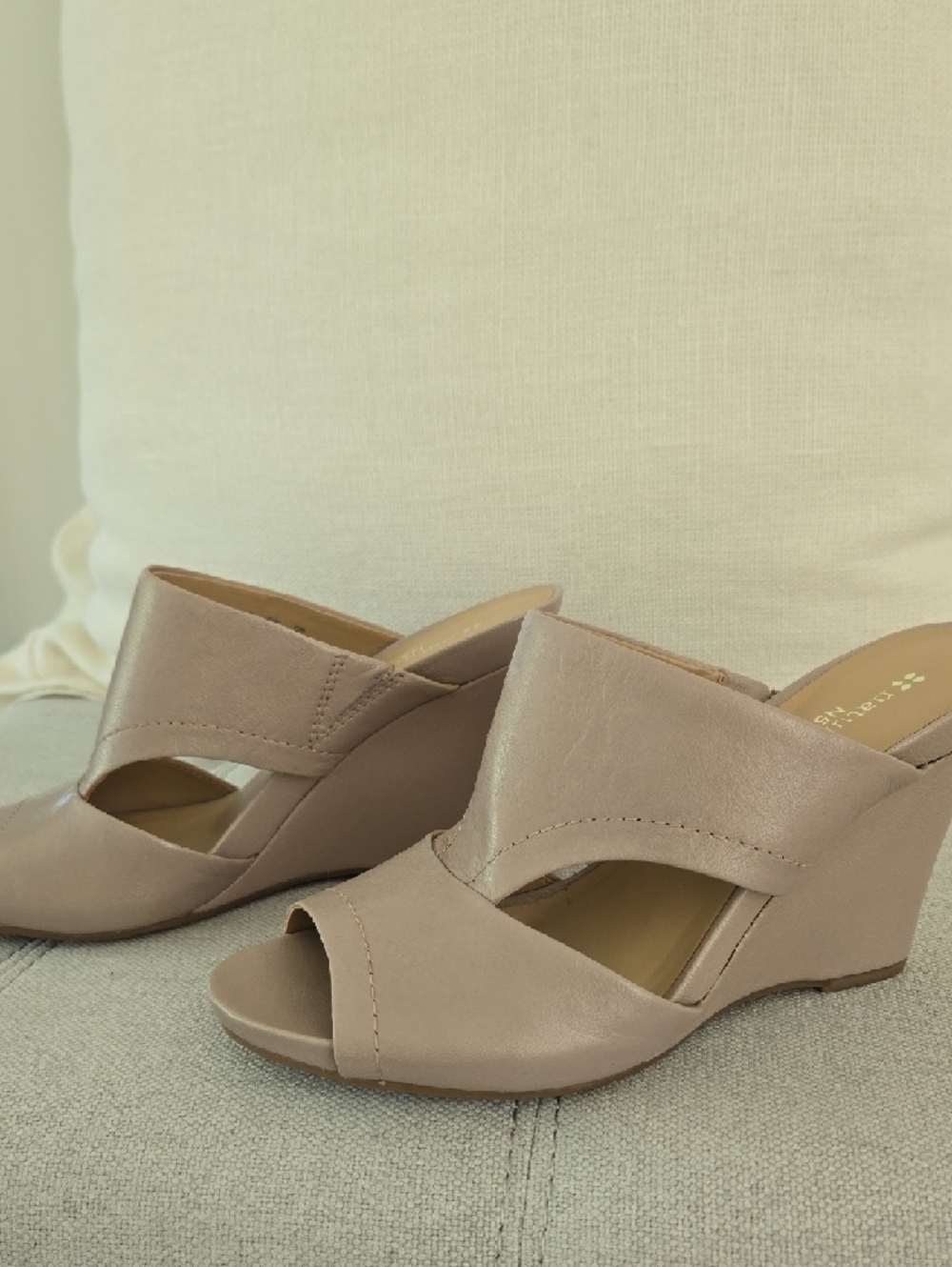 Naturalizer Women’s Leather Blush Taupe Crossband Slide Mules - NWOT